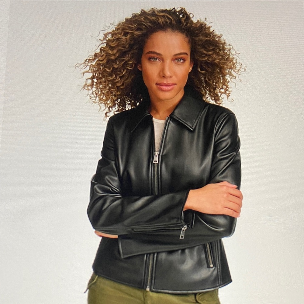 Levi's Women's Sleek Black Leather Jacket large